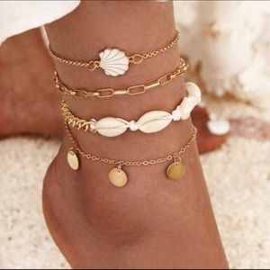 NWT 4 piece Gold Seashells Ankle Bracelet Set